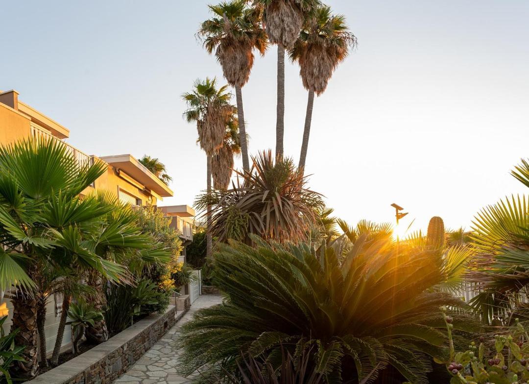 Residence La Menado كافالير سور مير المظهر الخارجي الصورة